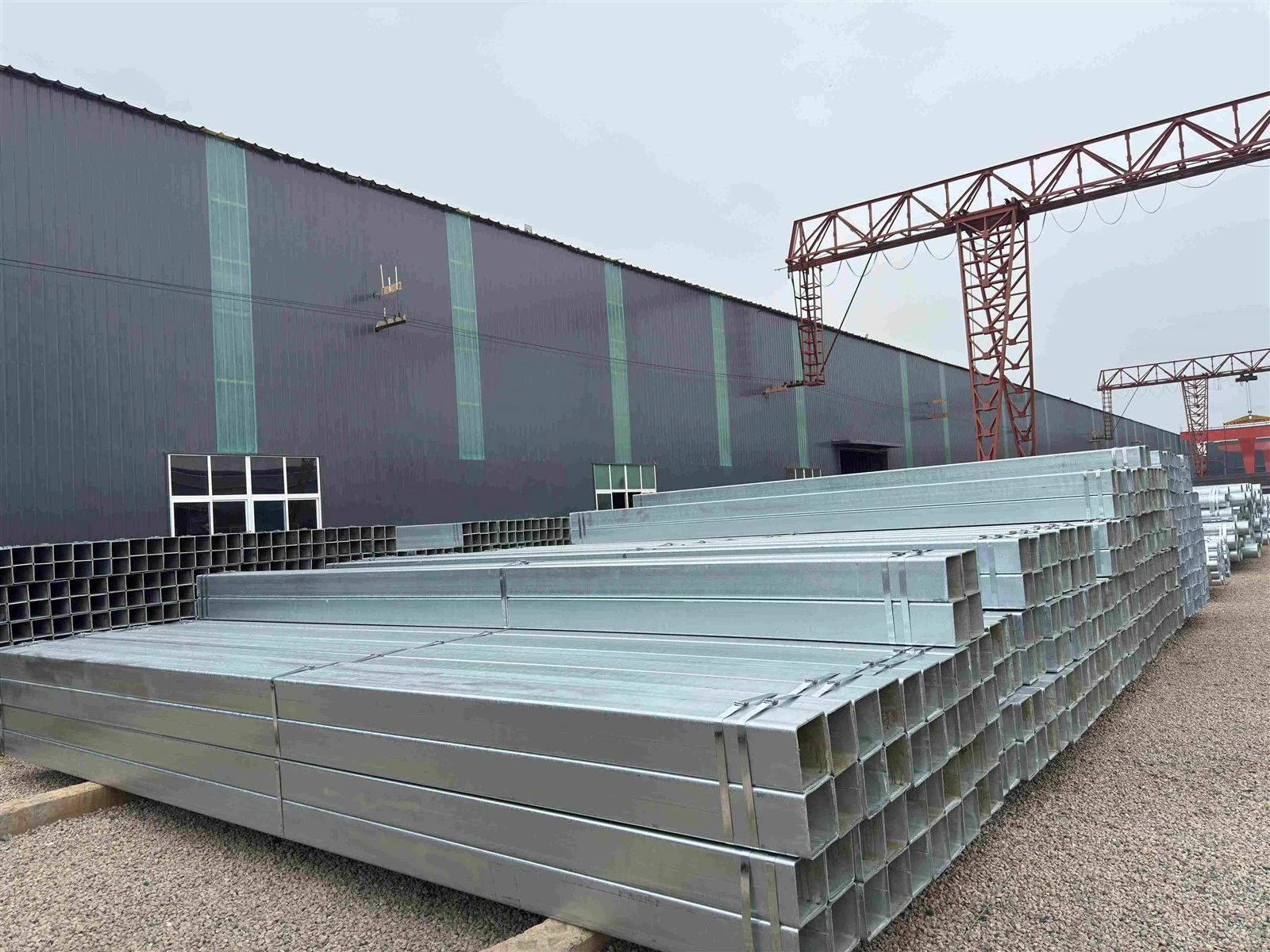 HOT DIPPED GALVANIZED STEEL TUBES HOT DIPPED GALVANIZED STEEL TUBES